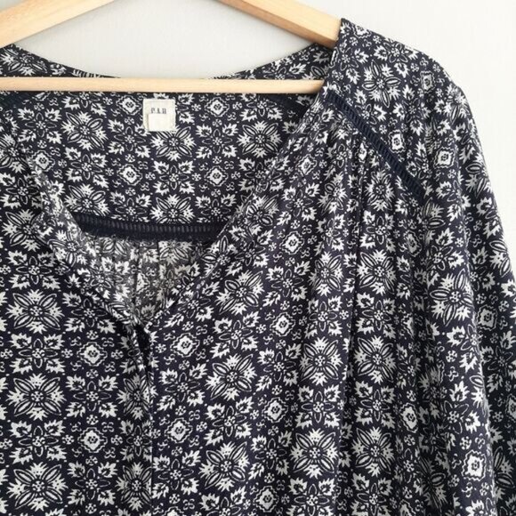 GAP Long Sleeve Shorts Romper Blue Floral Pattern Blue & White Sz L - Picture 6 of 14